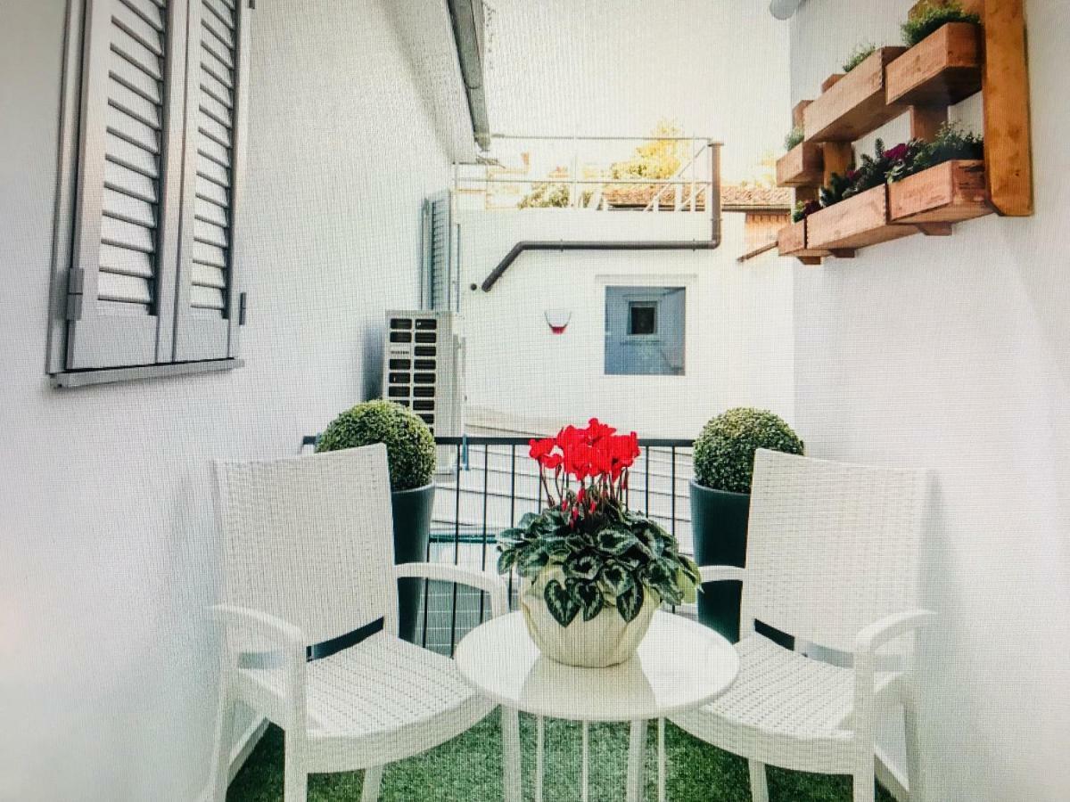 Booking Florencja Zewnętrze zdjęcie