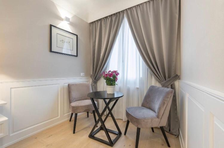 Booking Florencja Zewnętrze zdjęcie